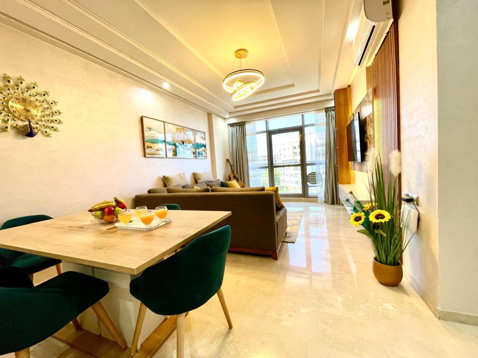Modern Elegance With Sea Views In Central Tangier - Steps To Beach, Train And Attractions! Kültér fotó