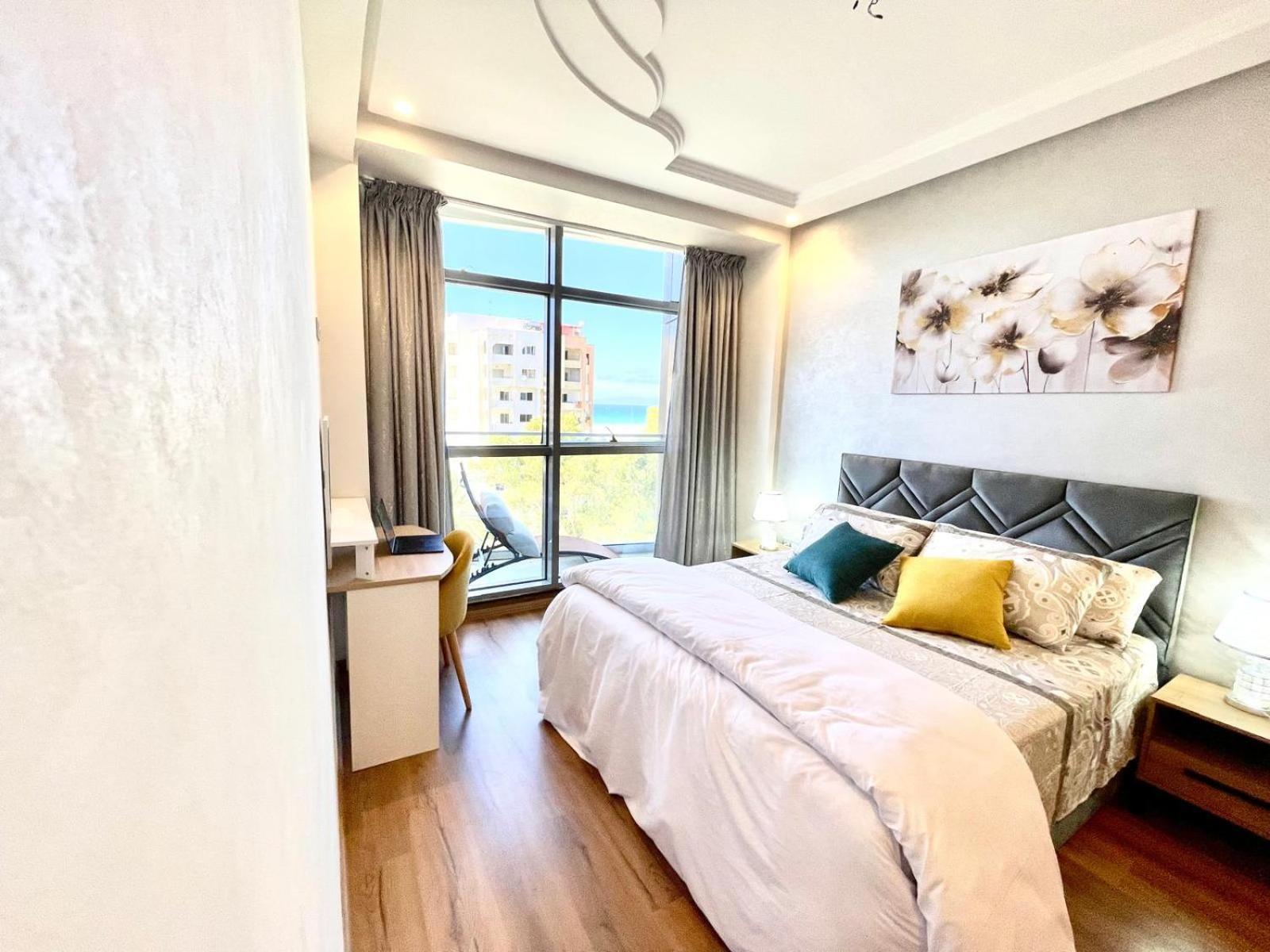 Modern Elegance With Sea Views In Central Tangier - Steps To Beach, Train And Attractions! Kültér fotó