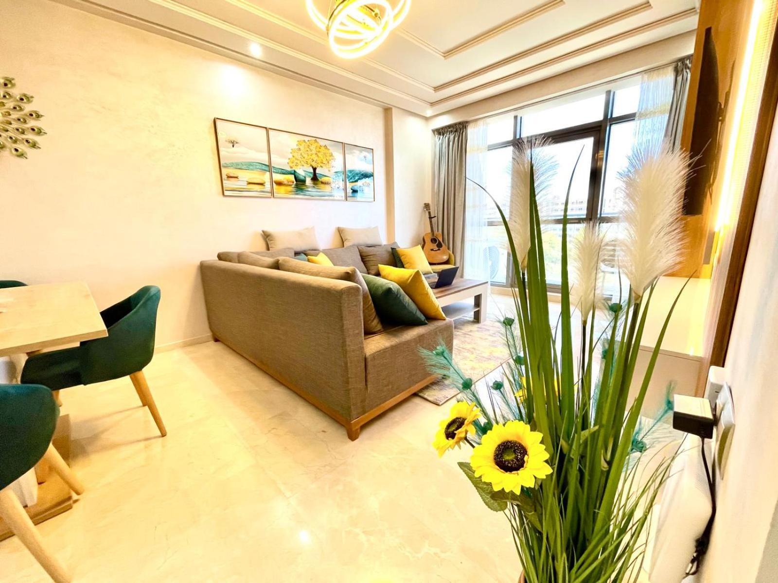 Modern Elegance With Sea Views In Central Tangier - Steps To Beach, Train And Attractions! Kültér fotó