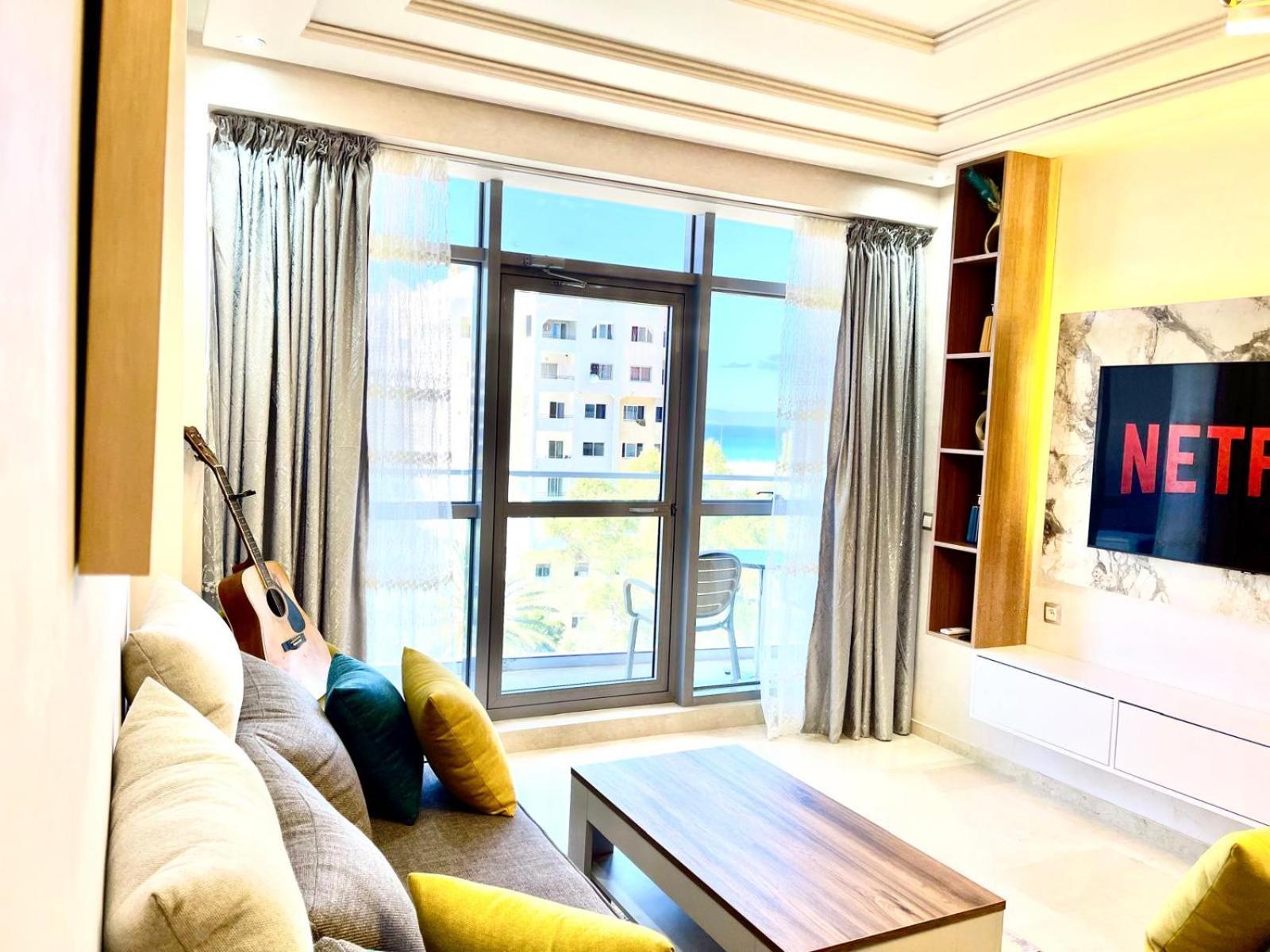 Modern Elegance With Sea Views In Central Tangier - Steps To Beach, Train And Attractions! Kültér fotó